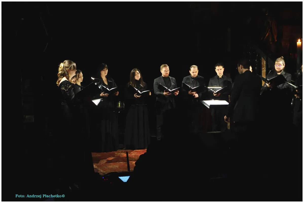 VoctEnsemble podczas koncertu Hymn Poległym w Bazylice Mariackiej w Krakowie